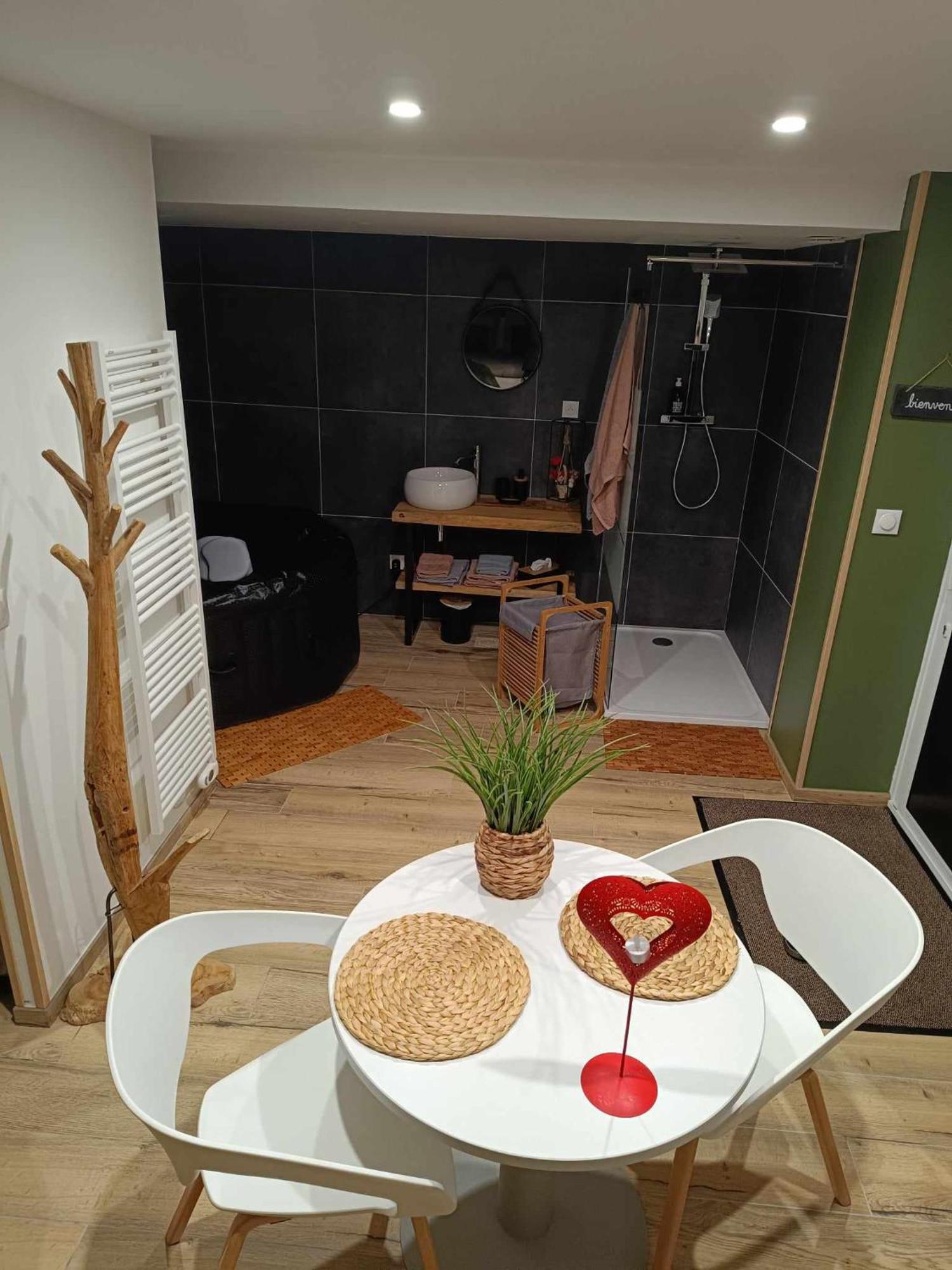에타플르 O Plaisir O Desir B&B 외부 사진